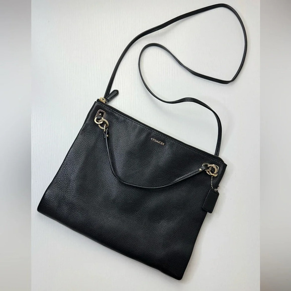 COACH BLACK LEATHER SLIM MESSENGER CROSSBODY CONVERTIBLE BAGUETTE HANDBAG - Picture 1 of 11